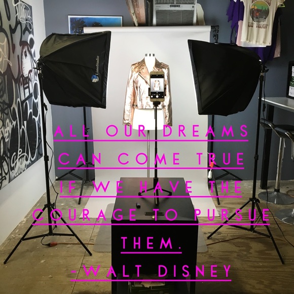 Meet your Posher, Jeniijen - Picture 3 of 4